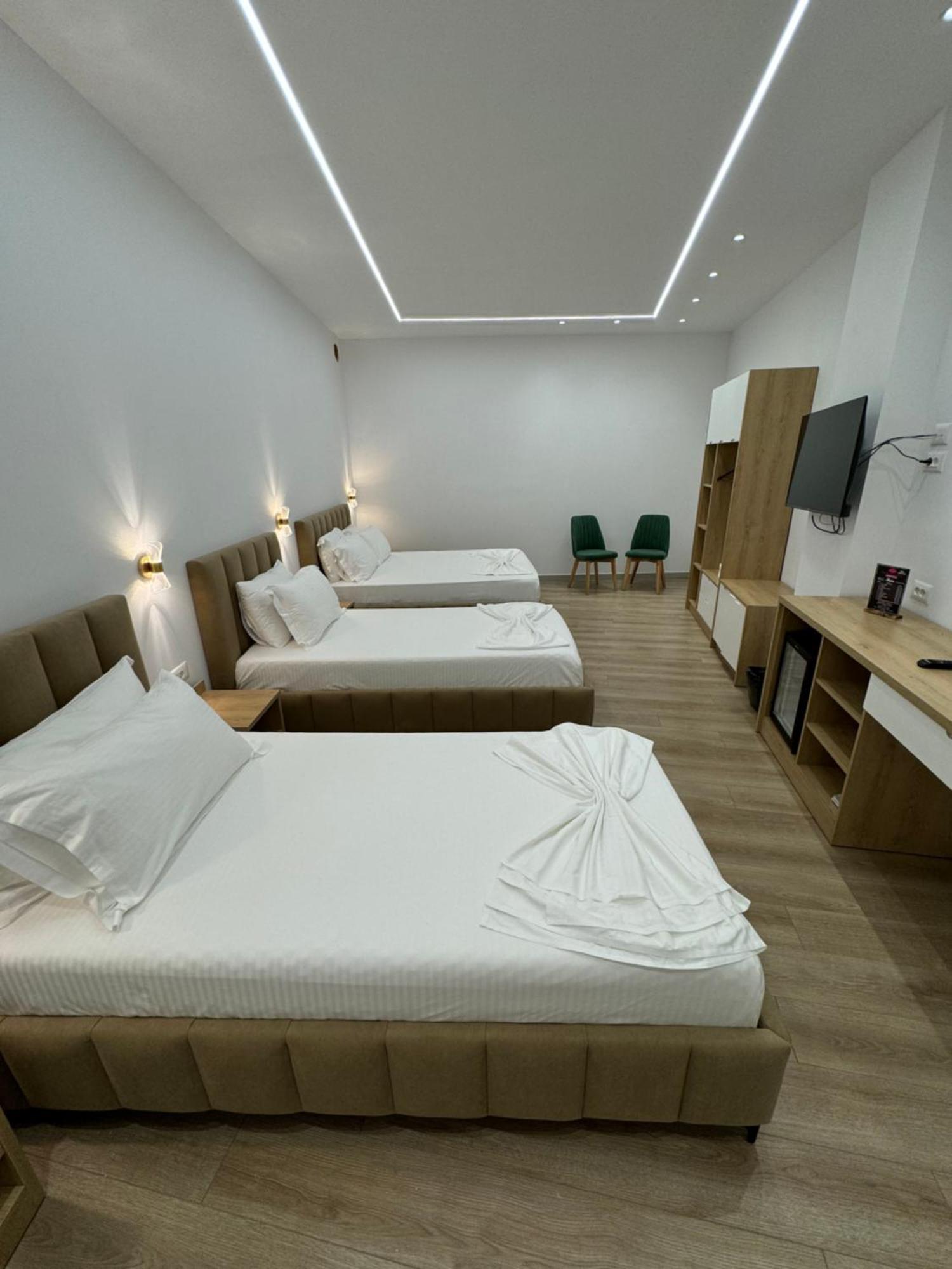 Hotel Panorama & Spa Elbasan Esterno foto