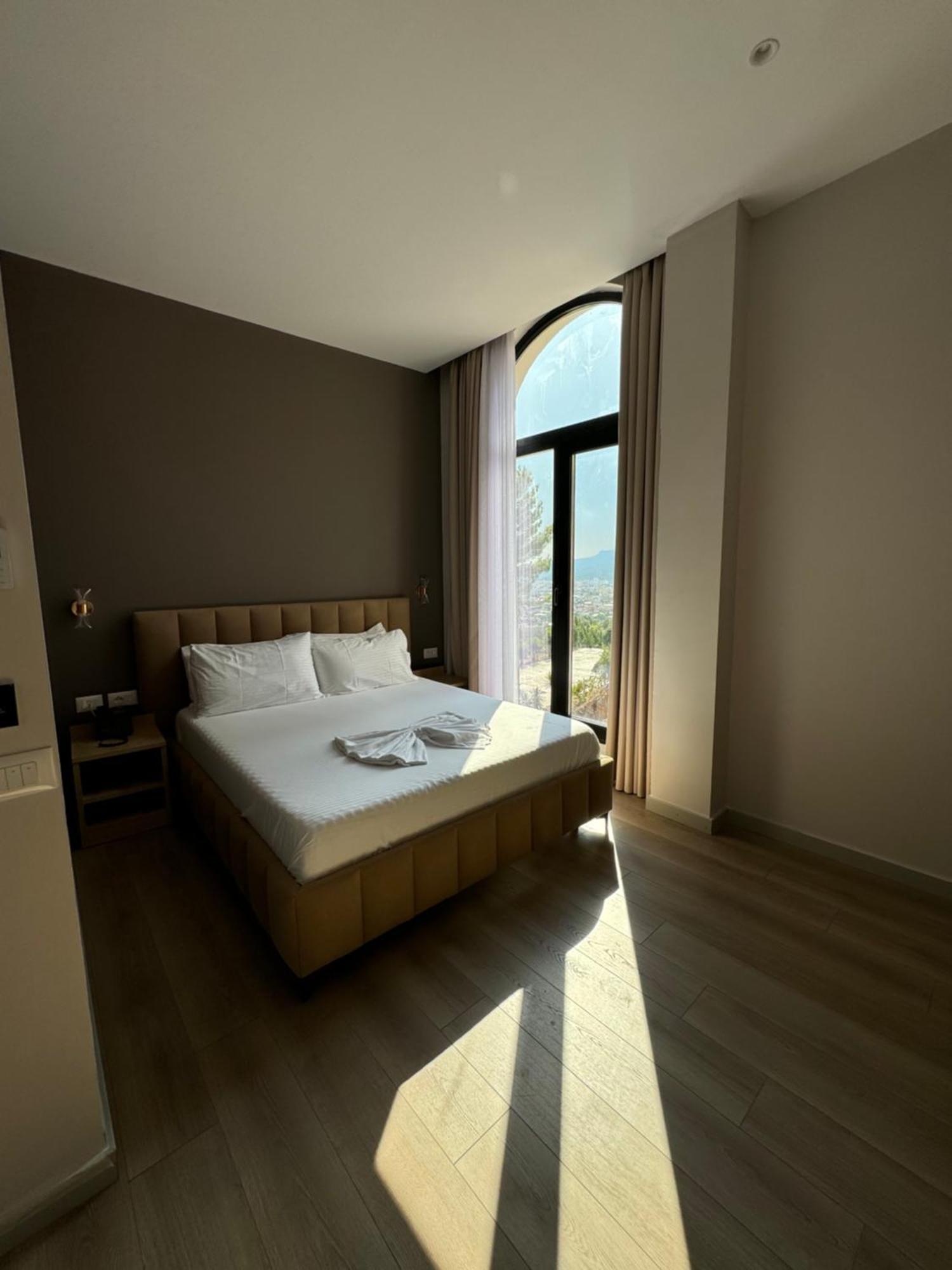 Hotel Panorama & Spa Elbasan Esterno foto