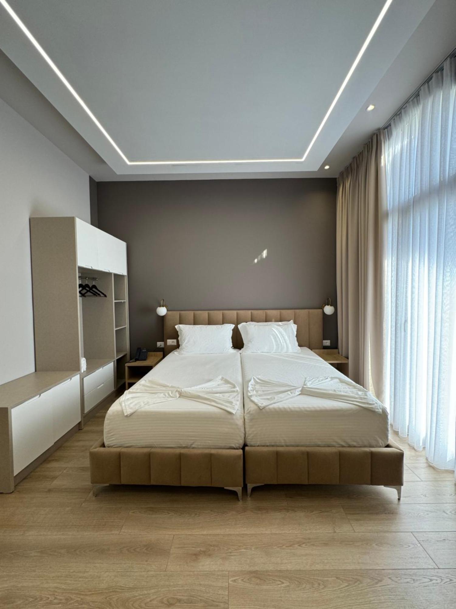 Hotel Panorama & Spa Elbasan Esterno foto
