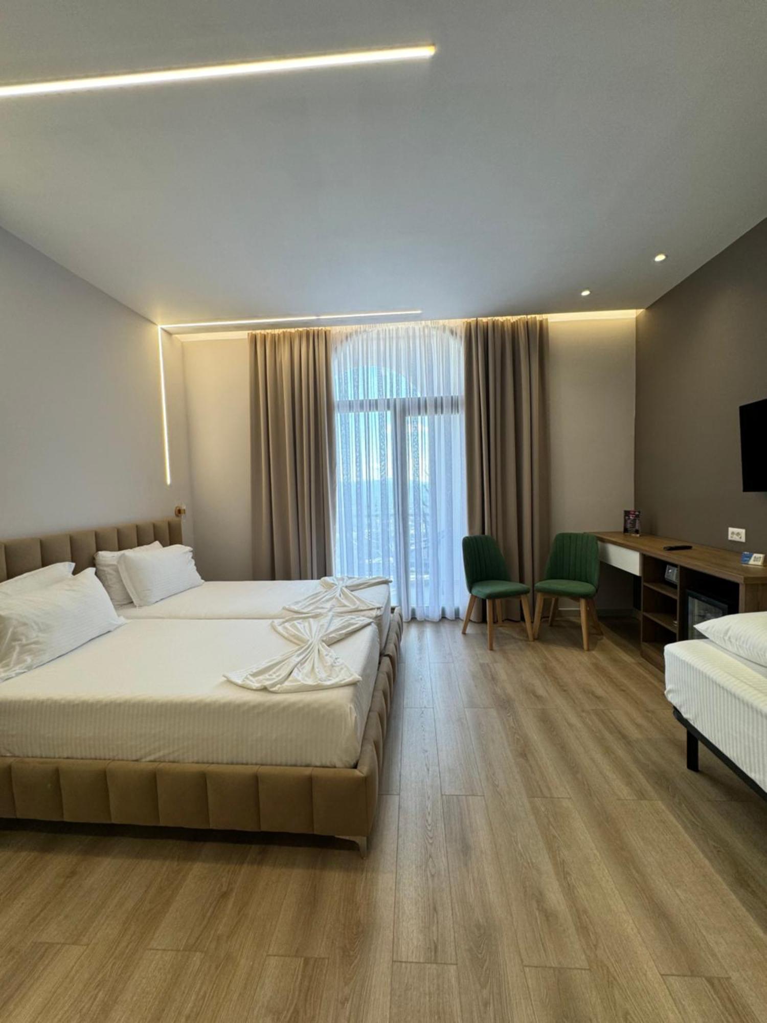 Hotel Panorama & Spa Elbasan Esterno foto