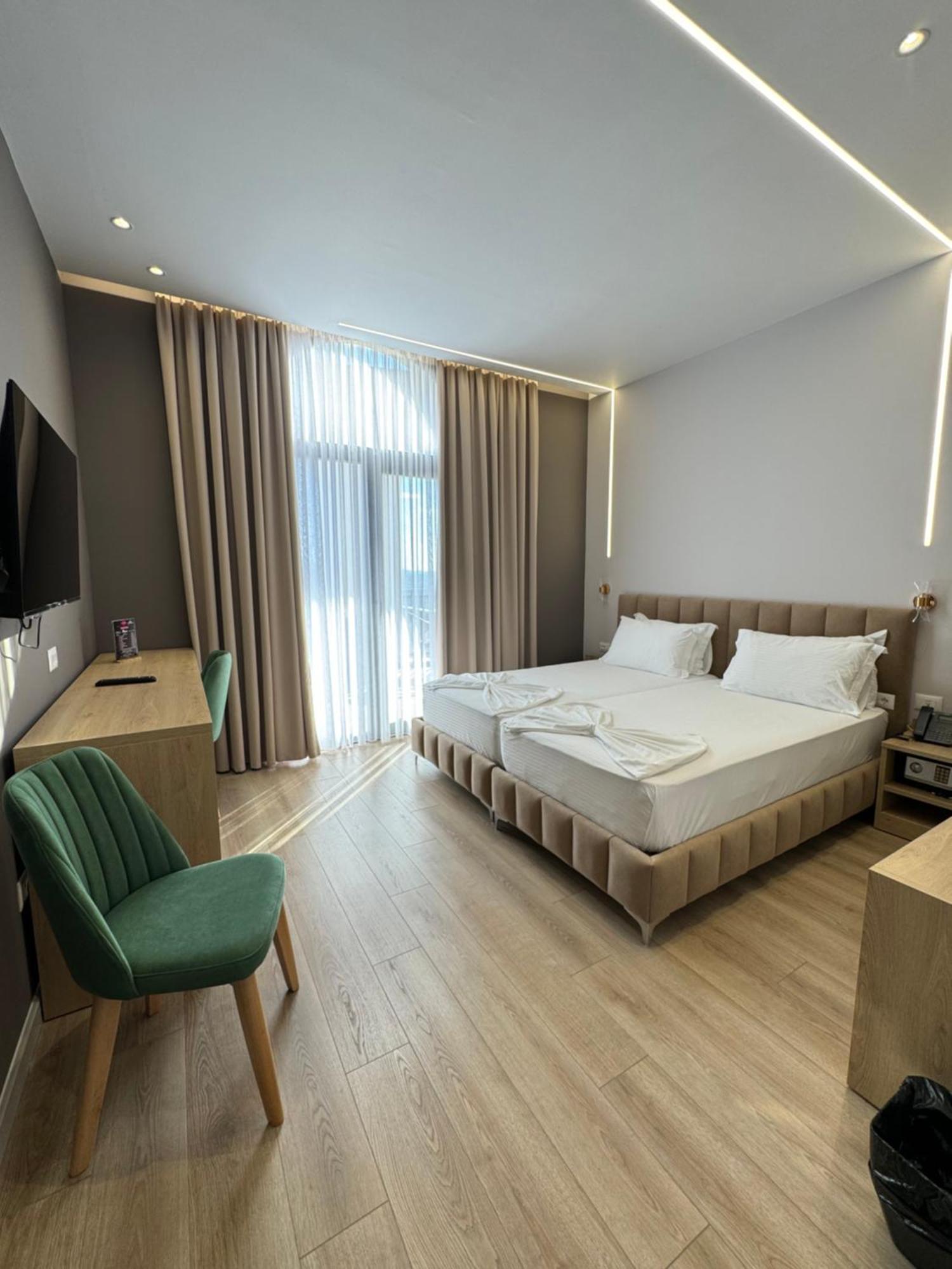 Hotel Panorama & Spa Elbasan Esterno foto