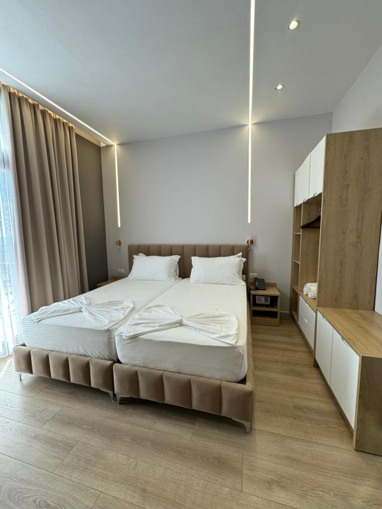 Hotel Panorama & Spa Elbasan Esterno foto