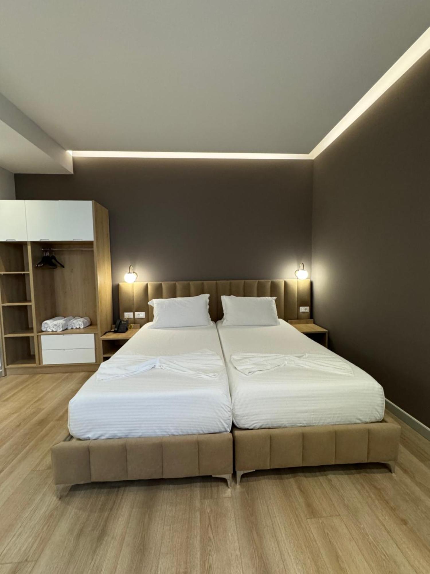 Hotel Panorama & Spa Elbasan Esterno foto