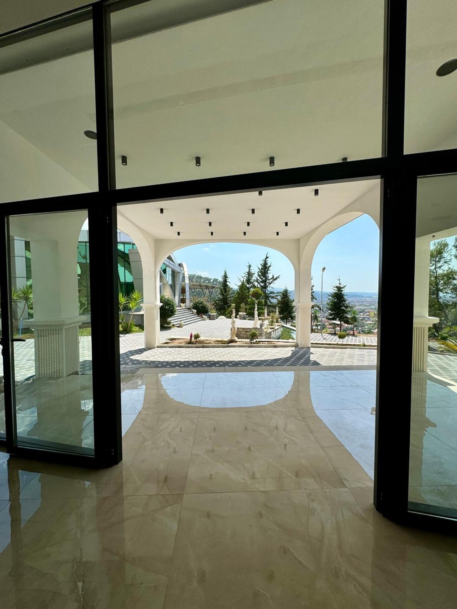 Hotel Panorama & Spa Elbasan Esterno foto