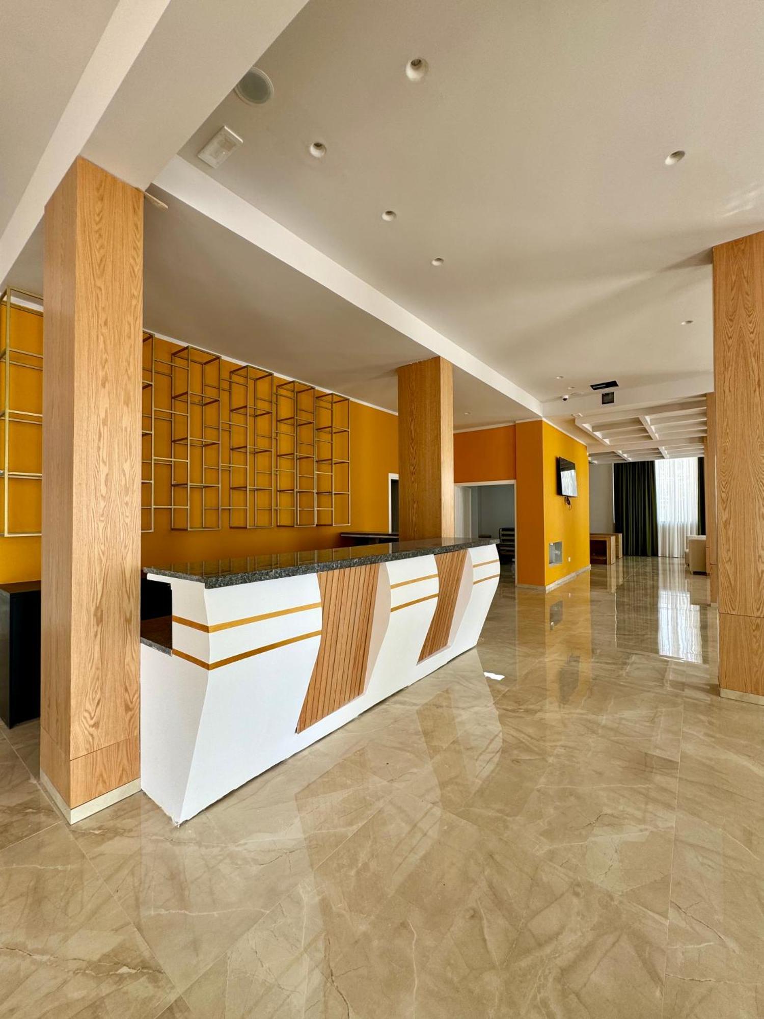 Hotel Panorama & Spa Elbasan Esterno foto